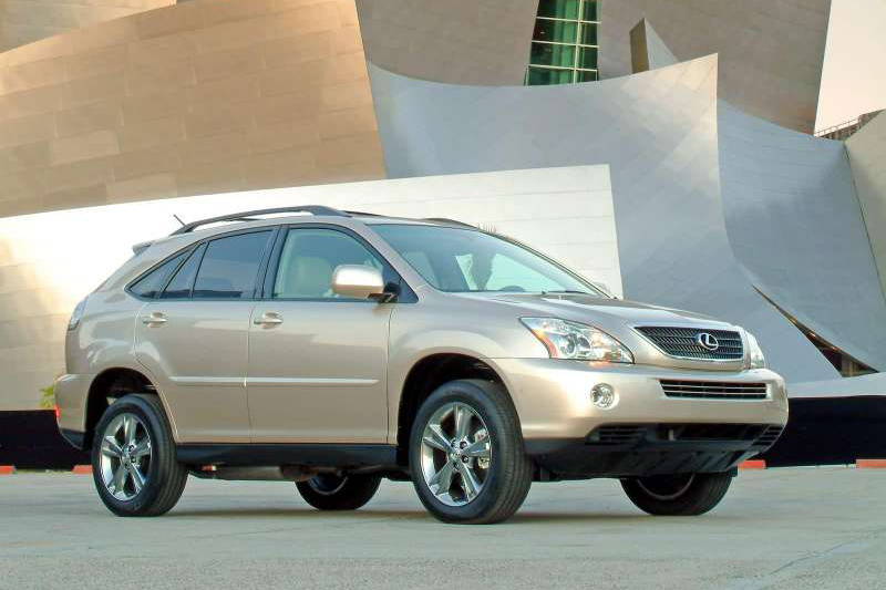 2005年Lexus即以RX 400h作為旗下油電複合動力先驅,堪稱最早致力於電動化產品的豪華品牌。