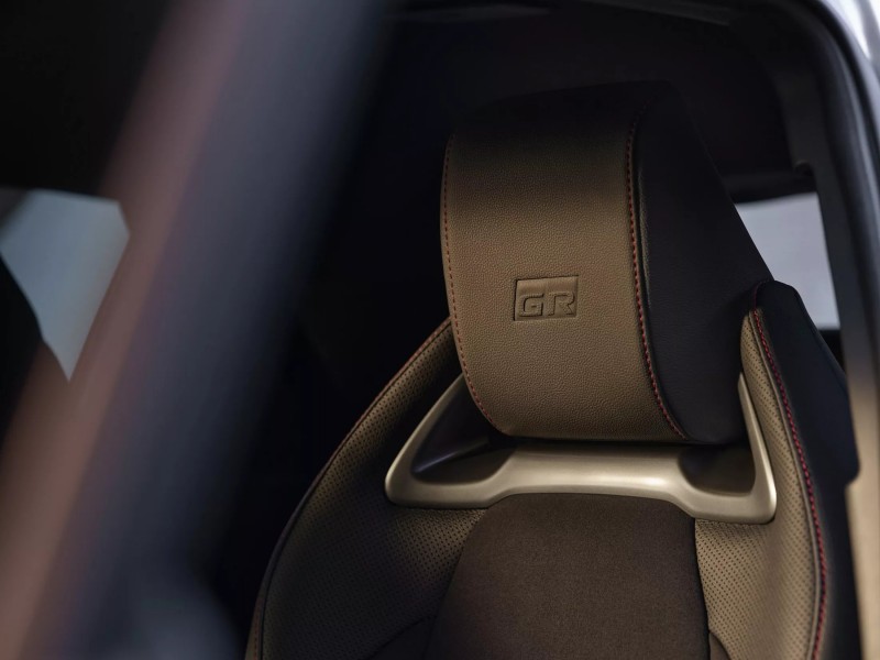 GR Sport搭配運動座椅，讓駕駛有著性能操駕感受。