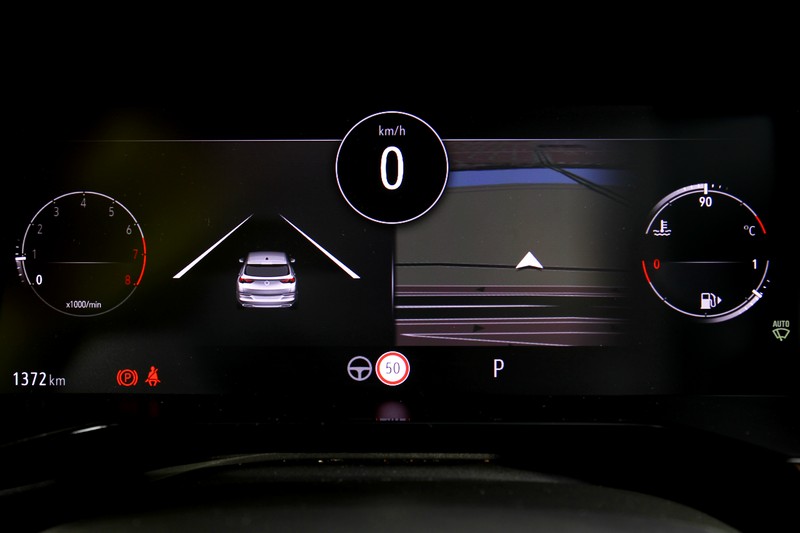 儀表可左右顯示不同資訊。