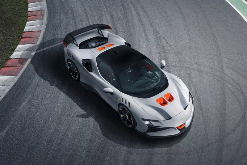 法拉利推出了SF90 XX車型,馬力增加30批,來到1,030匹的驚人水準。