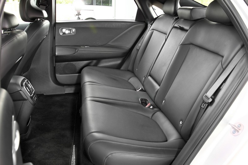 2,950mm軸距提供寬敞的後座空間。