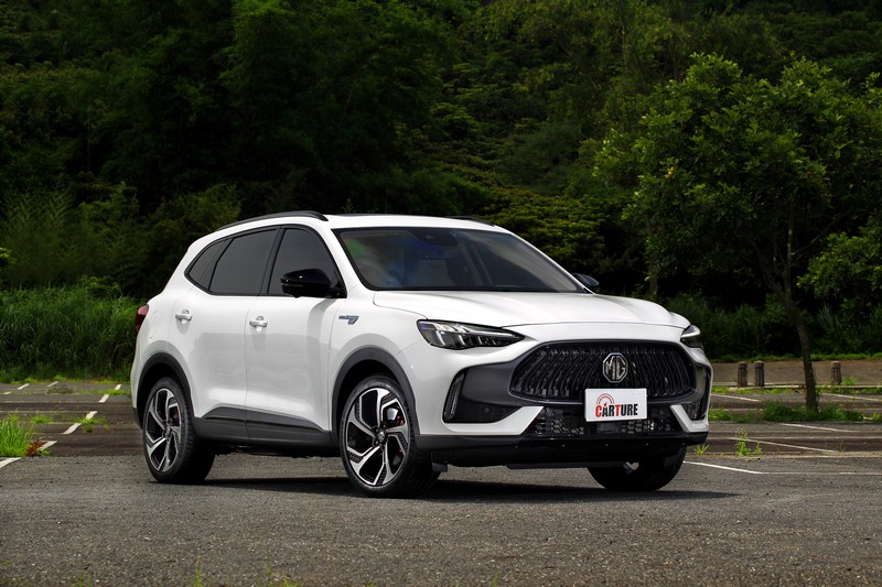 歐風洋溢的動感設計加上19吋大尺碼胎圈配置,讓MG HS PHEV視覺既動感也大氣。