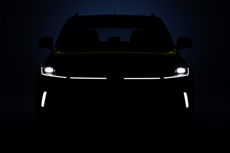 前方日行燈組的樣貌辨識度相當高,搭配新的矩陣式頭燈相當有型。