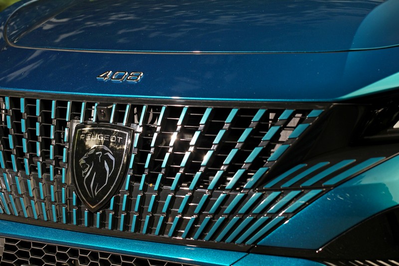 408該算是品牌旗下首款三位數車名的跨界車。