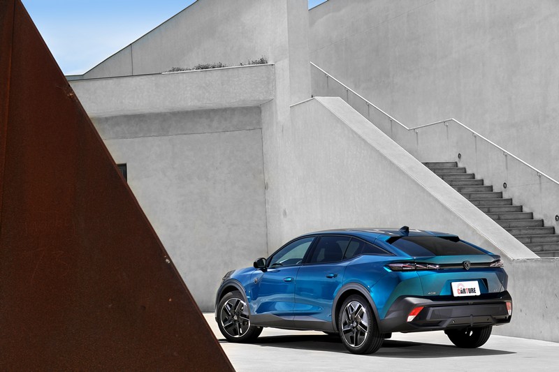 Peugeot 408的美是方方面面的，每道筆觸每分線條，無一處不是恰到好處的精妙。