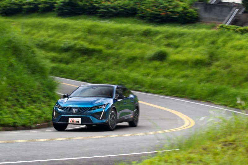 Peugeot 408的中低速域加速與延展性都在水準之上，很少出現力有未逮的狀況。