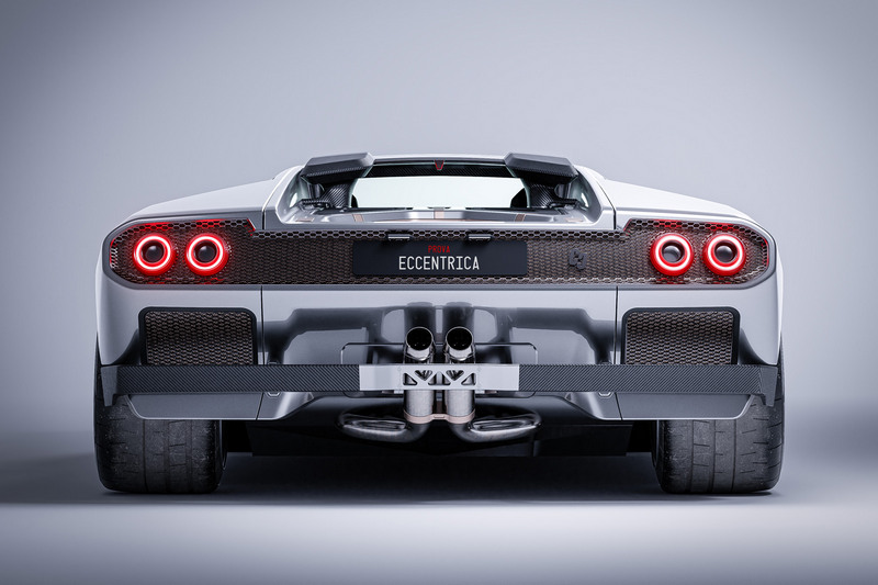 車尾大致維持原本樣貌，但排氣管則有調整。