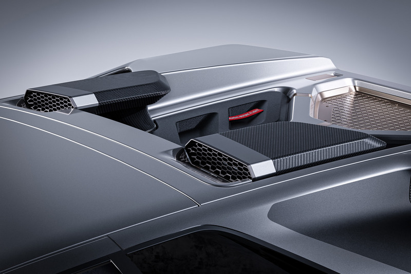 Diablo Restomod採用5.7升V12引擎，動力提升至550hp/61.1kgm，擁有3.5秒0～100km/h加速與335km/h極速。