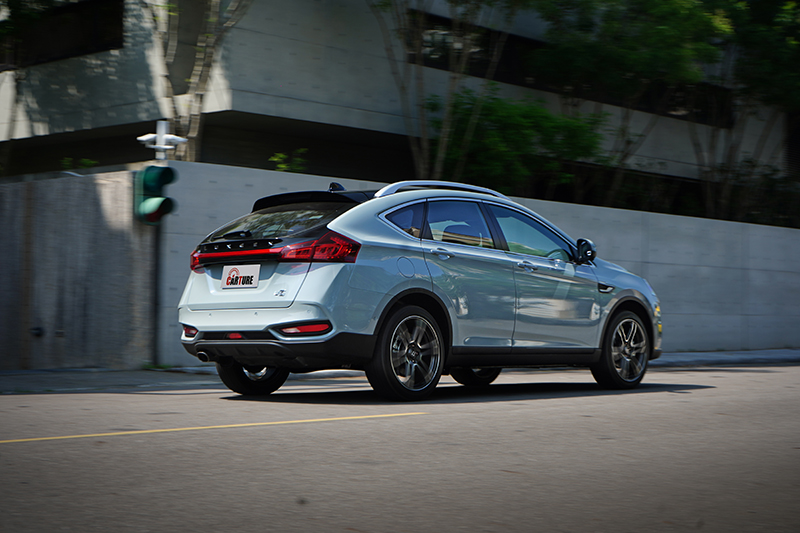 再試U6 Neo動能依舊令人滿意,飽滿推力與協調操控性放眼同價位帶堪稱所向披靡。