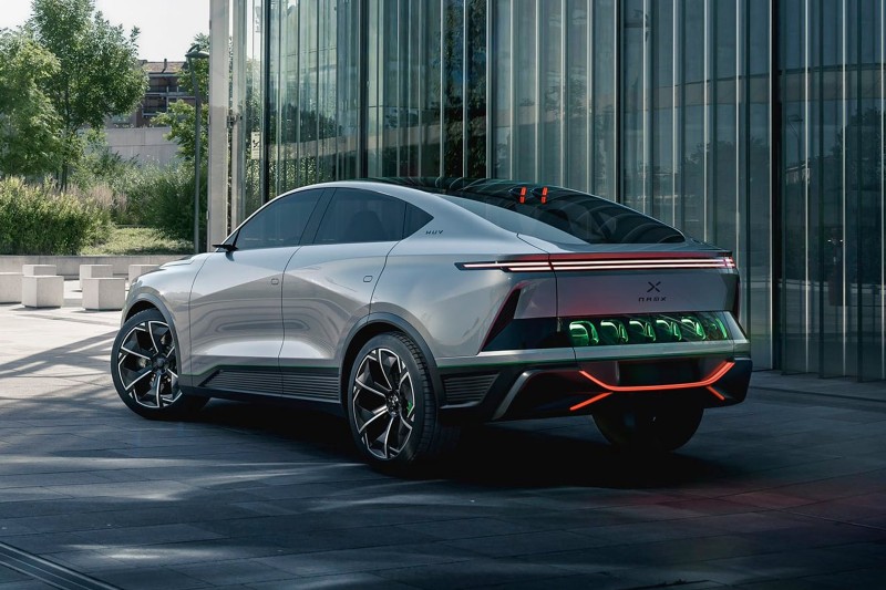 車尾氫氣罐設計是一大亮點,六個氫氣罐可以讓車輛擁有800公里的續航里程。