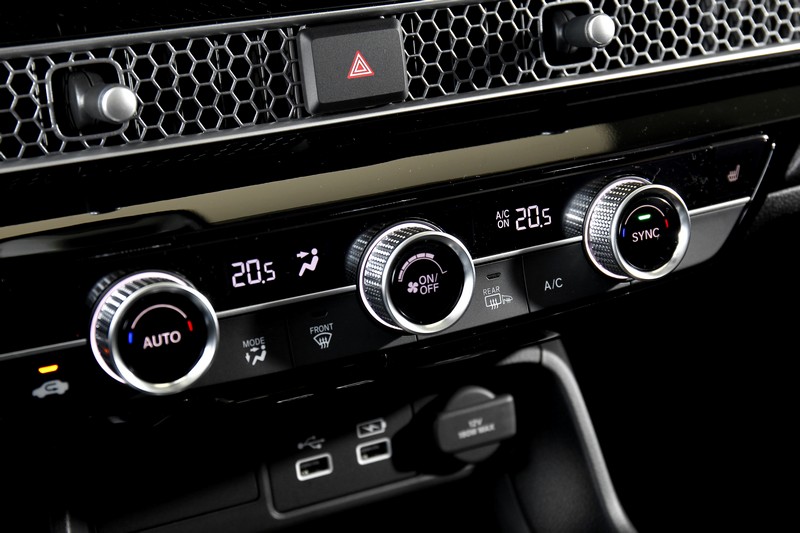 現今實體空調旋鈕按鍵已是少數。