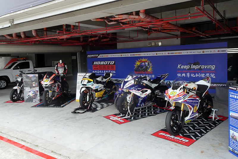 做為賽道運作的安全核心，場邊Marshal賽控人員則與恒典摩托訓練學院合作。