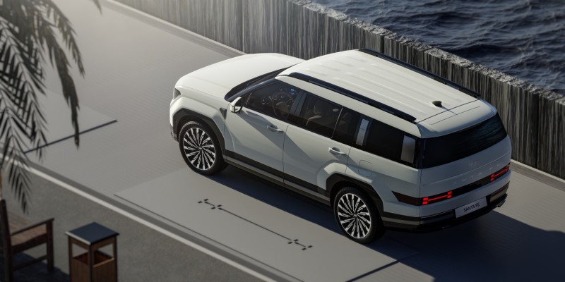 車尾的H字樣尾燈相當吸睛,與車頭的造型相呼應。