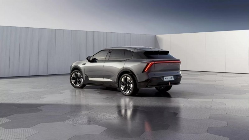 不論是車頭燈或者是尾燈都顯得非常特別，也是這輛車的一大看點。