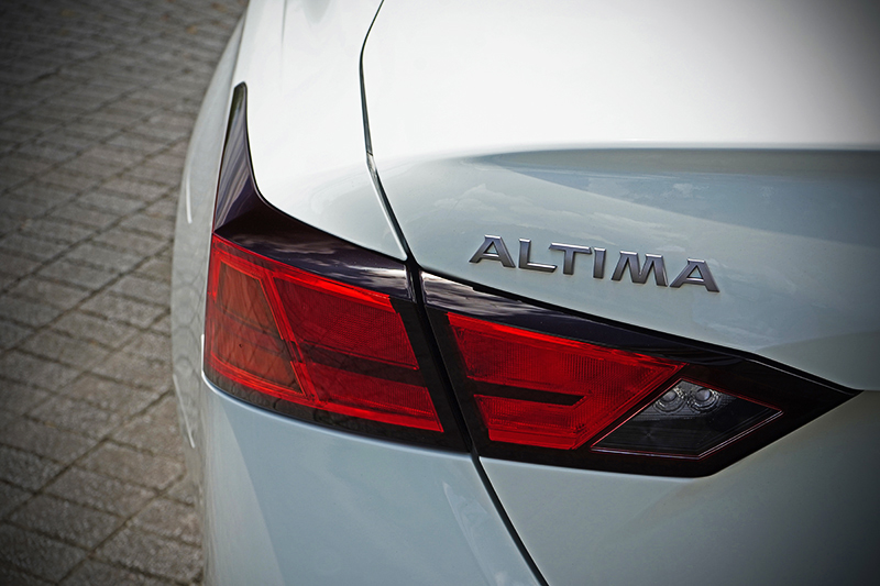 車尾更動幅度較小,但依舊延續簡潔視覺觀感。