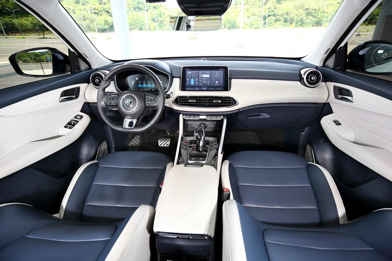 選白色內裝可提升視覺感受與質感。