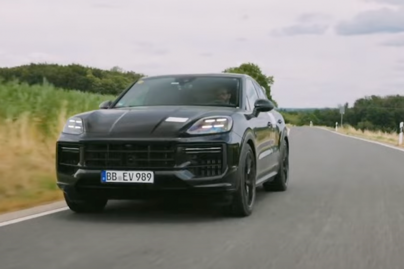 Cayenne最性能的Turbo GT在歐洲不會販售,因此他們將PHEV車款改進,新款車型將會擁有超過700匹動力。