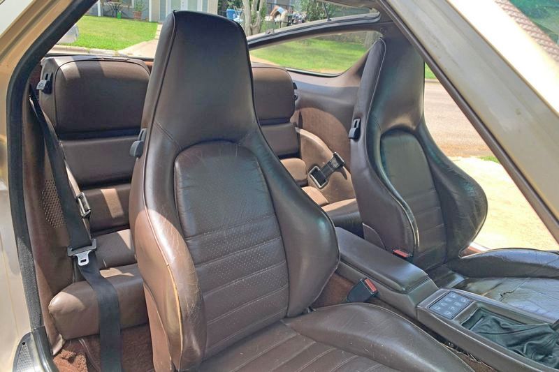 前座換成930的911 Turbo座椅。