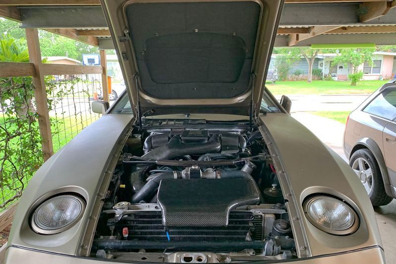 這輛928移植Toyota Century 5.0升V12引擎。