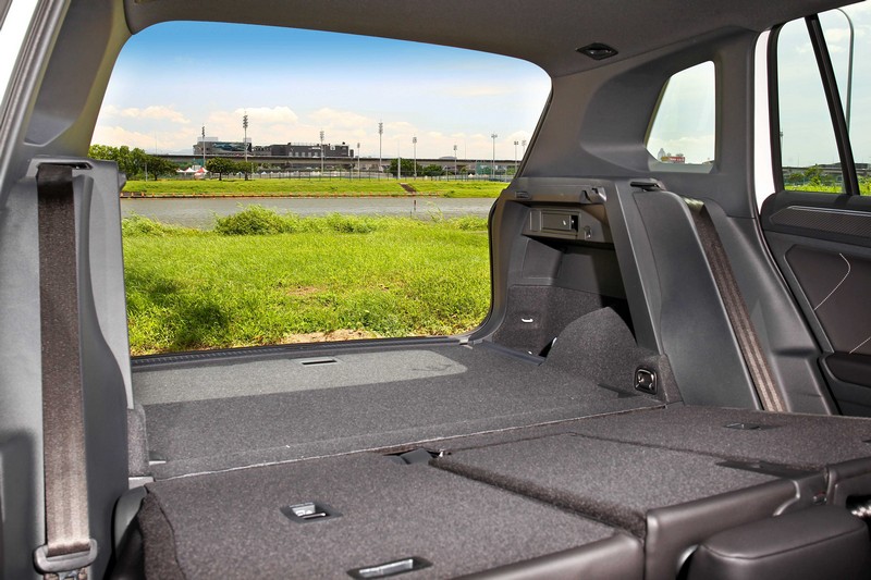 T-Roc擁有445～1,290公升容積，Tiguan則有著更寬大的615～1,655公升。