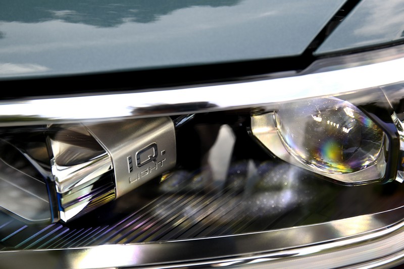 LED Matrix矩陣式頭燈能在無燈的山區道路環境提供明亮的照明效果。