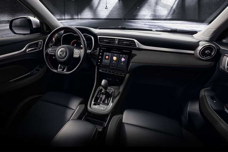 ZS預計會有10.1吋中控螢幕、後座出風口、ACC定速巡航、電子手煞車、倒車影像等配備。