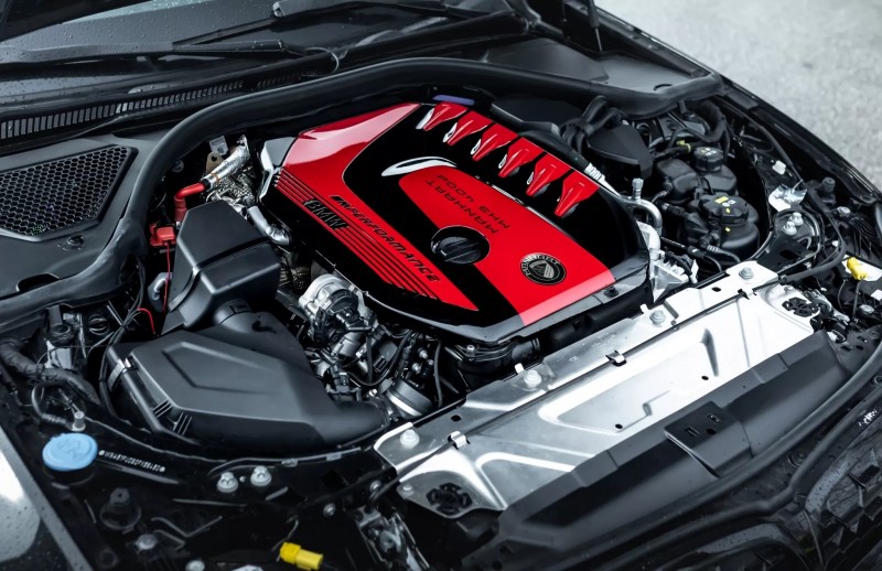 動力經過調整之後擁有380匹最大馬力以及78.6公斤米的峰值扭力。