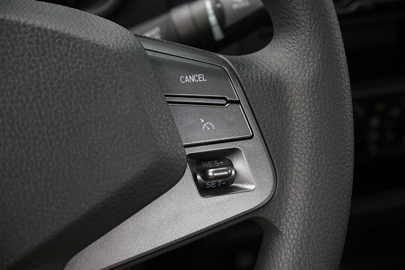 竟有傳統定速巡豪系統，相當令人欣喜。