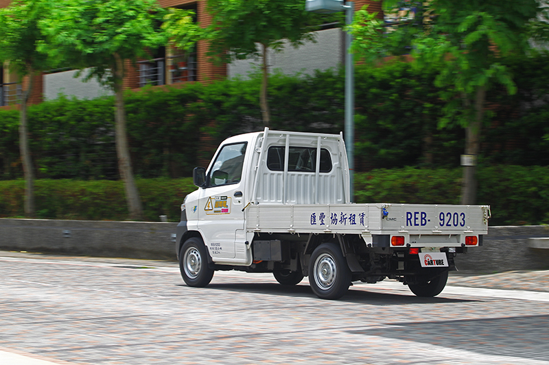 雖可以快充方式補足電能，但家用充電或旅充將可以更廉宜的補充電量。