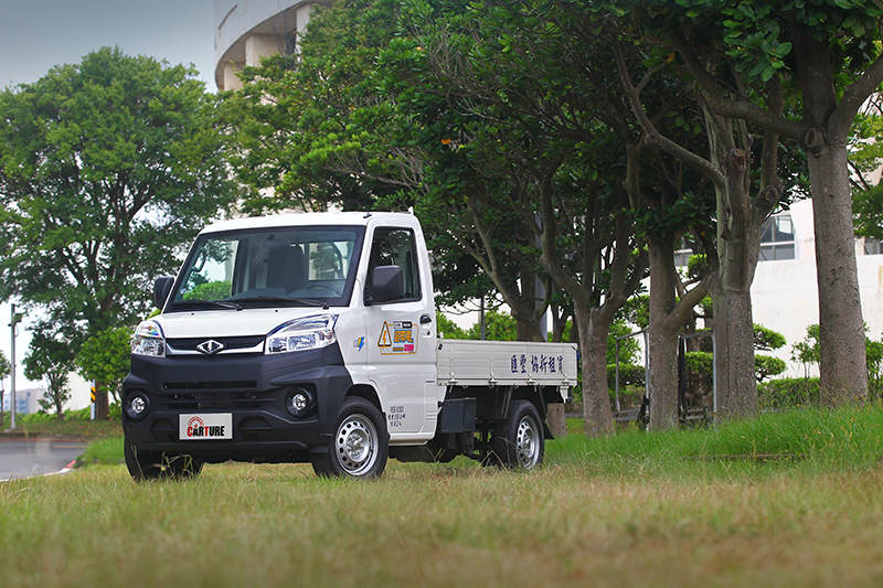 菱利E300現已將電池容量放大,換得NEDC下的326km最大行駛里程,但實際行駛是否起碼合理則是我們更在乎的部分。