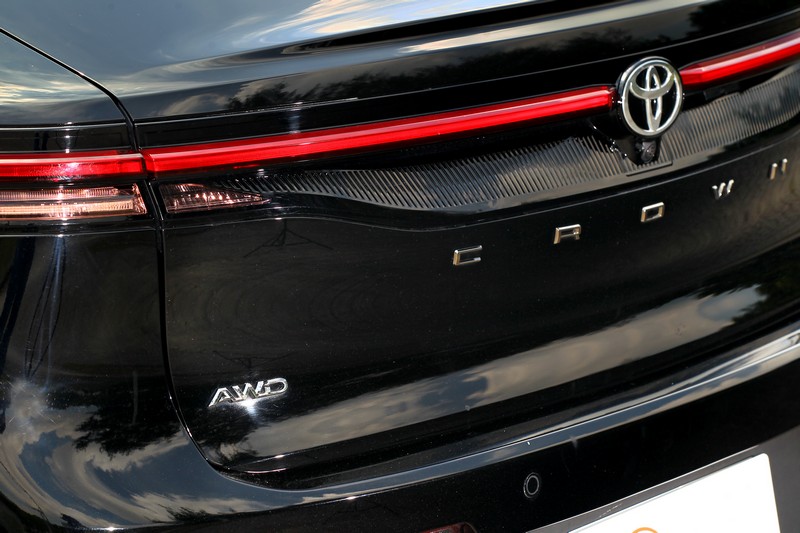 E-Four Advanced進階電子四驅能在100：0與20：80之間自動調整前後輸出比例，讓駕馭感受更加流暢爽快。