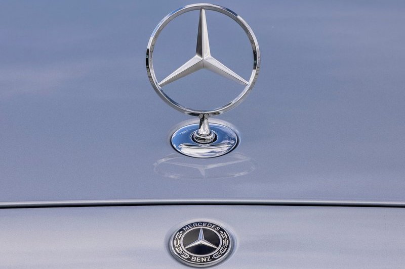 三芒星招牌是否不亮了，等到2023年底應有更清晰的答案。