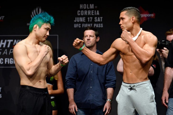 UFCファイトナイト・シンガポール:公式計量セレモニーに臨んだ五味隆典とジョン・タック【シンガポール・カラン/2017年6月16日(Photo by Brandon Magnus/Zuffa LLC/Zuffa LLC via Getty Images)】