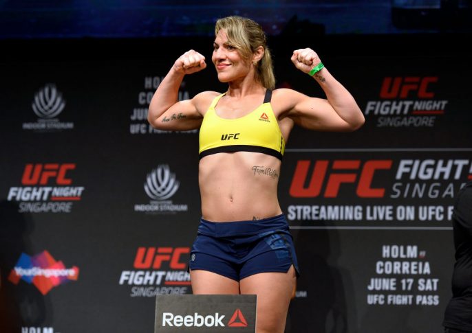UFCファイトナイト・シンガポール:公式計量セレモニーに登場したベチ・コヘイア【シンガポール・カラン/2017年6月16日(Photo by Brandon Magnus/Zuffa LLC/Zuffa LLC via Getty Images)】