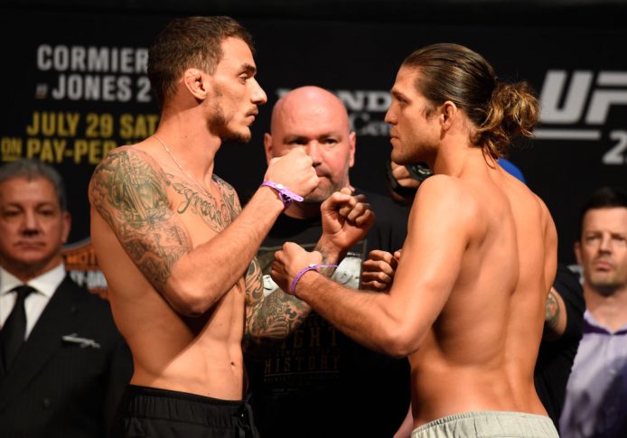 UFC 214:フェイスオフに臨んだヘナート・モイカノとブライアン・オルテガ【アメリカ・カリフォルニア州アナハイム/2017年7月28日(Photo by Josh Hedges/Zuffa LLC/Zuffa LLC via Getty Images)】