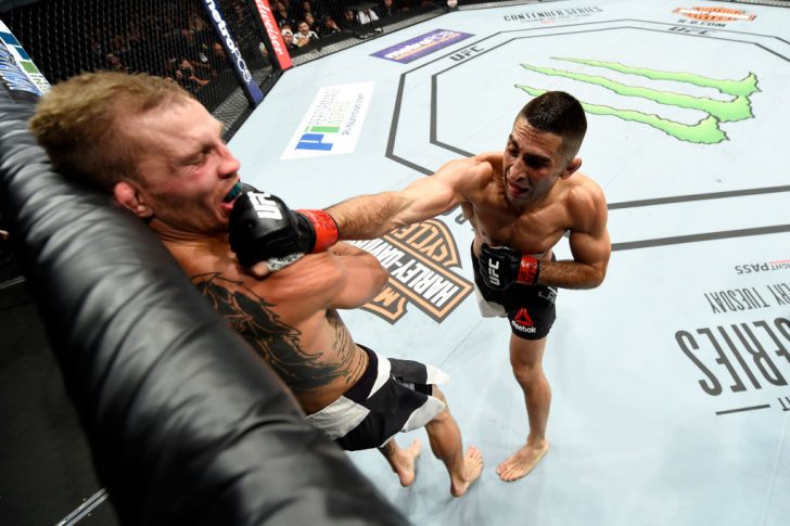 UFC 214:リカルド・ラマス vs. ジェイソン・ナイト【アメリカ・カリフォルニア州アナハイム/2017年7月29日(Photo by Josh Hedges/Zuffa LLC/Zuffa LLC via Getty Images)】