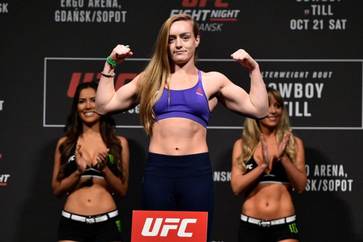 UFCファイトナイト・ポーランド:公式計量セレモニーに登場したアスペン・ラッド【ポーランド・グダニスク/2017年10月20日(Photo by Jeff Bottari/Zuffa LLC/Zuffa LLC via Getty Images)】