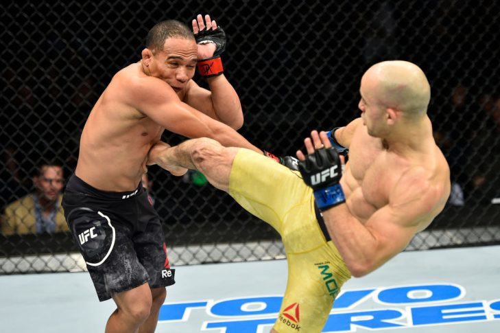 UFCファイトナイト・ノーフォーク:ジョン・ドッドソン vs. マルロン・モラエス【アメリカ・バージニア州ノーフォーク/2017年11月11日(Photo by Brandon Magnus/Zuffa LLC/Zuffa LLC via Getty Images)】