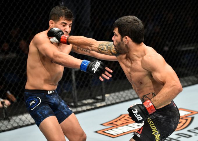 UFCファイトナイト・ノーフォーク:ハファエル・アスンソン vs. マシュー・ロペス【アメリカ・バージニア州ノーフォーク/2017年11月11日(Photo by Brandon Magnus/Zuffa LLC/Zuffa LLC via Getty Images)】