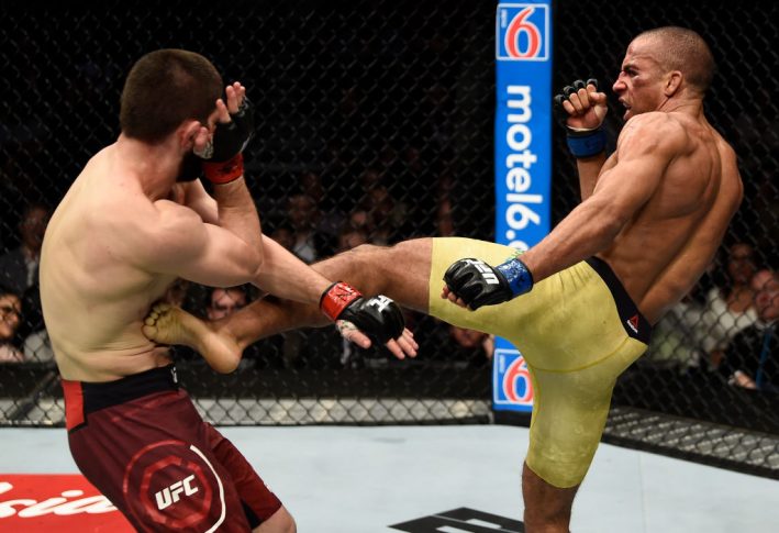 UFC 219:ハビブ・ヌルマゴメドフ vs. エドソン・バルボーザ【アメリカ・ネバダ州ラスベガス/2017年12月30日(Photo by Jeff Bottari/Zuffa LLC/Zuffa LLC via Getty Images)】