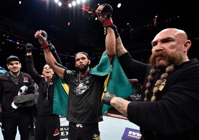 UFC 227:チアゴ・サントス vs. ケビン・ホランド【アメリカ・カリフォルニア州ロサンゼルス/2018年8月4日(Photo by Jeff Bottari/Zuffa LLC/Zuffa LLC via Getty Images)】