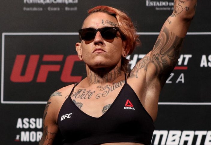UFCファイトナイト・フォルタレザ:公式計量セレモニーに登場したサラ・フロータ【ブラジル・フォルタレザ/2019年2月1日(Photo by Buda Mendes/Zuffa LLC/Zuffa LLC via Getty Images)】