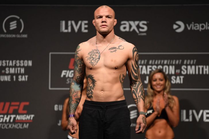 UFCファイトナイト・ストックホルム:公式計量セレモニーに登場したアンソニー・スミス【スェーデン・ストックホルム/2019年5月31日(Photo by Jeff Bottari/Zuffa LLC/Zuffa LLC via Getty Images)】