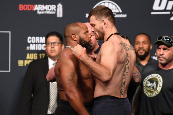 UFC 241:フェイスオフに臨んだダニエル・コーミエとスティペ・ミオシッチ【アメリカ・カルフォルニア州アナハイム/2019年8月16日(Photo by Josh Hedges/Zuffa LLC/Zuffa LLC via Getty Images)】