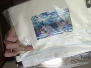 白に白のロゴもいい