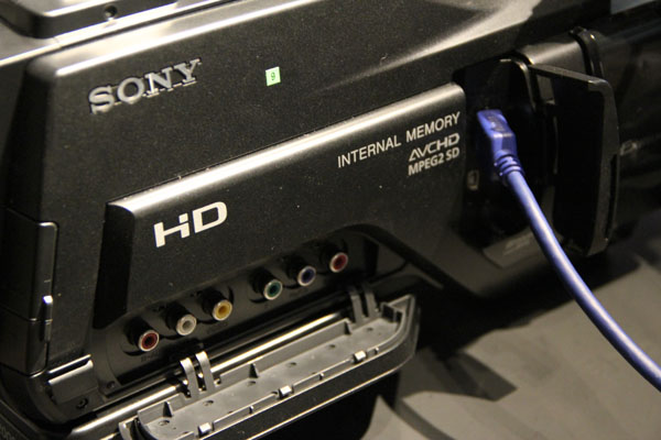 HXR-MC2000J_2.jpg
