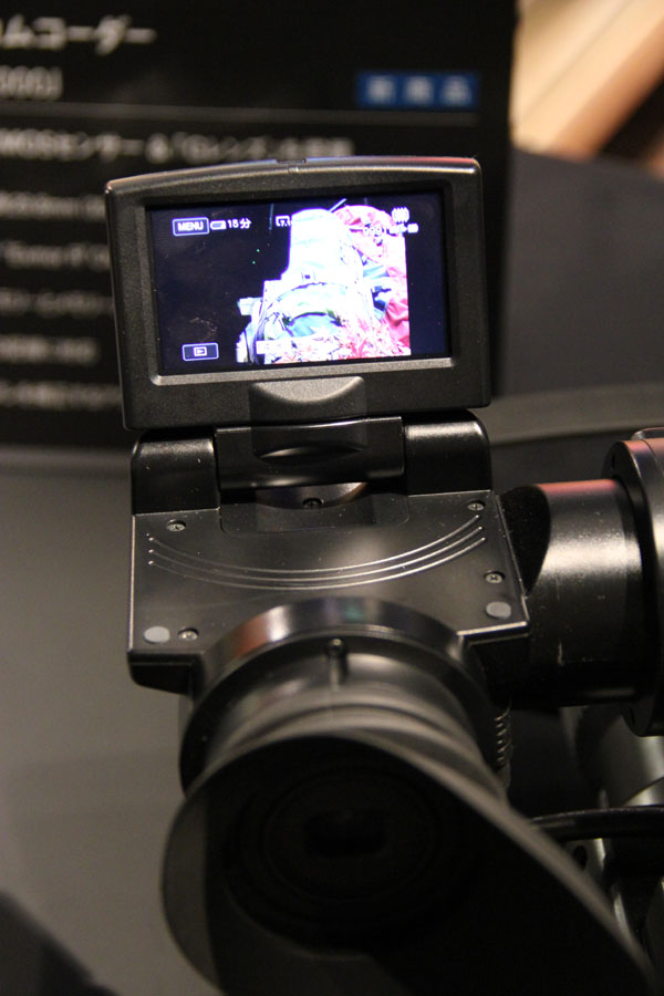 HXR-MC2000J_3.jpg