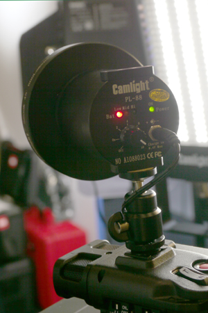 camlight02_interbee2011.jpg