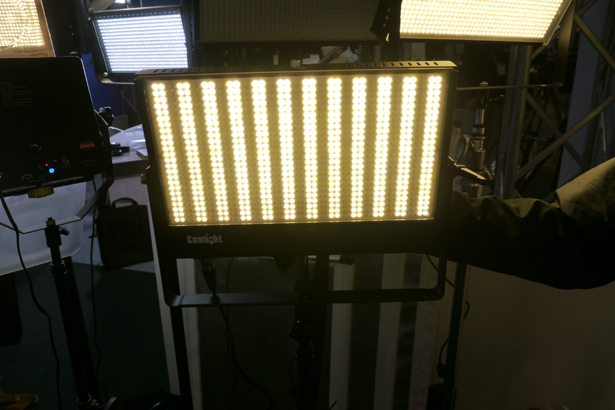 camlight07_interbee2011.jpg