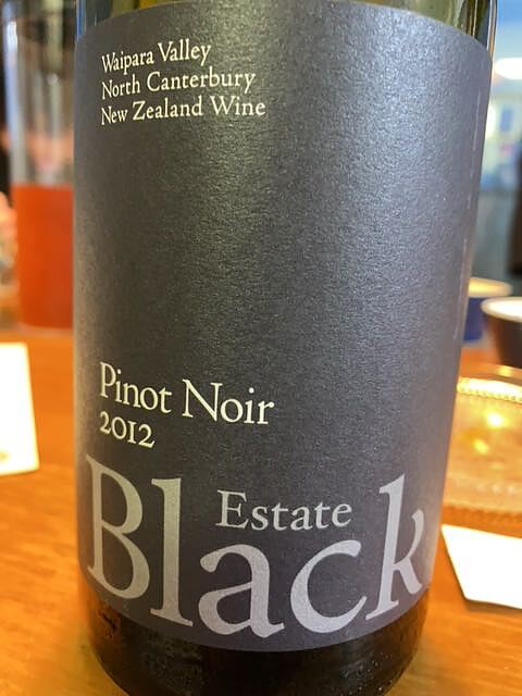 Black Estate Pinot Noir 2012